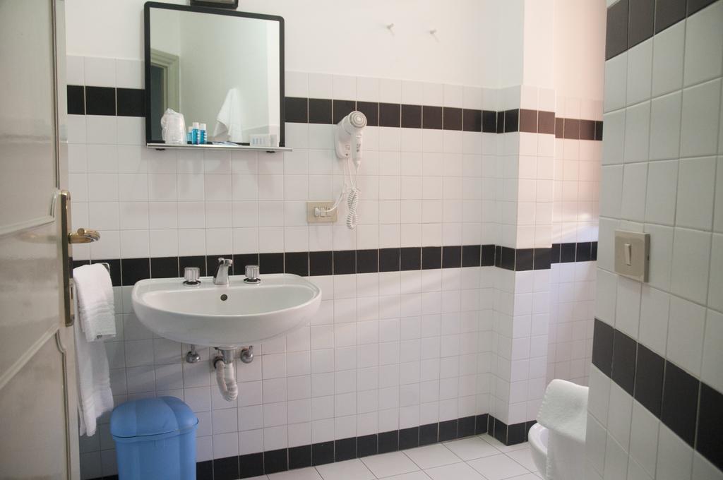 Residence Riva Gaia Terracina Room photo