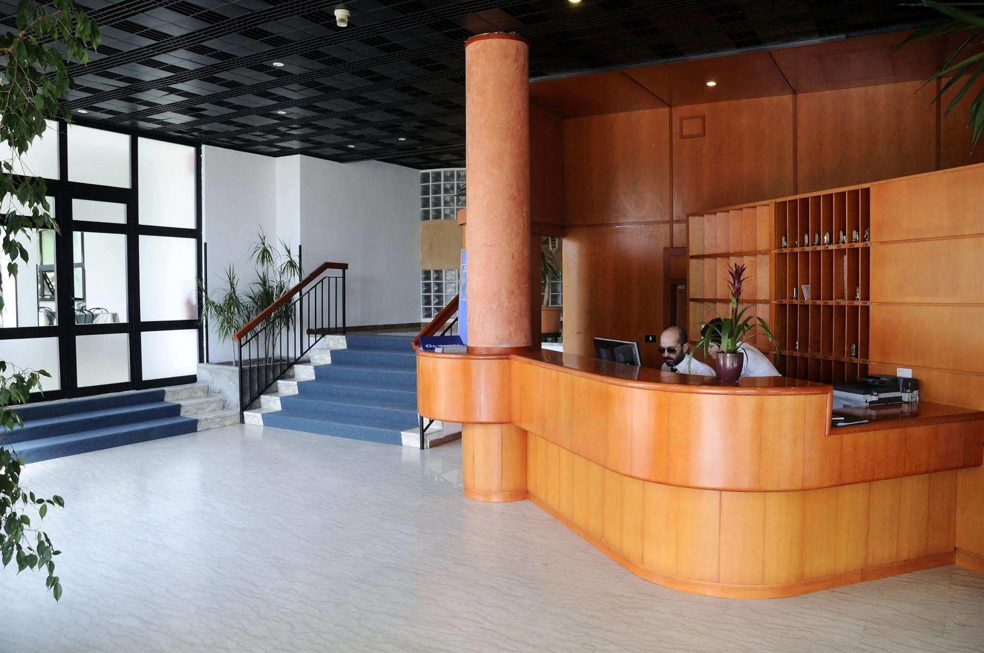 Residence Riva Gaia Terracina Exterior photo